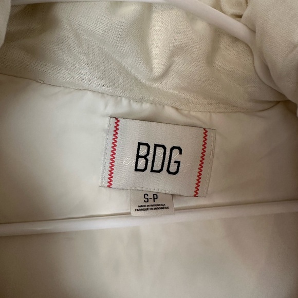 BDG Cream Puffer Vest - Picture 2 of 6